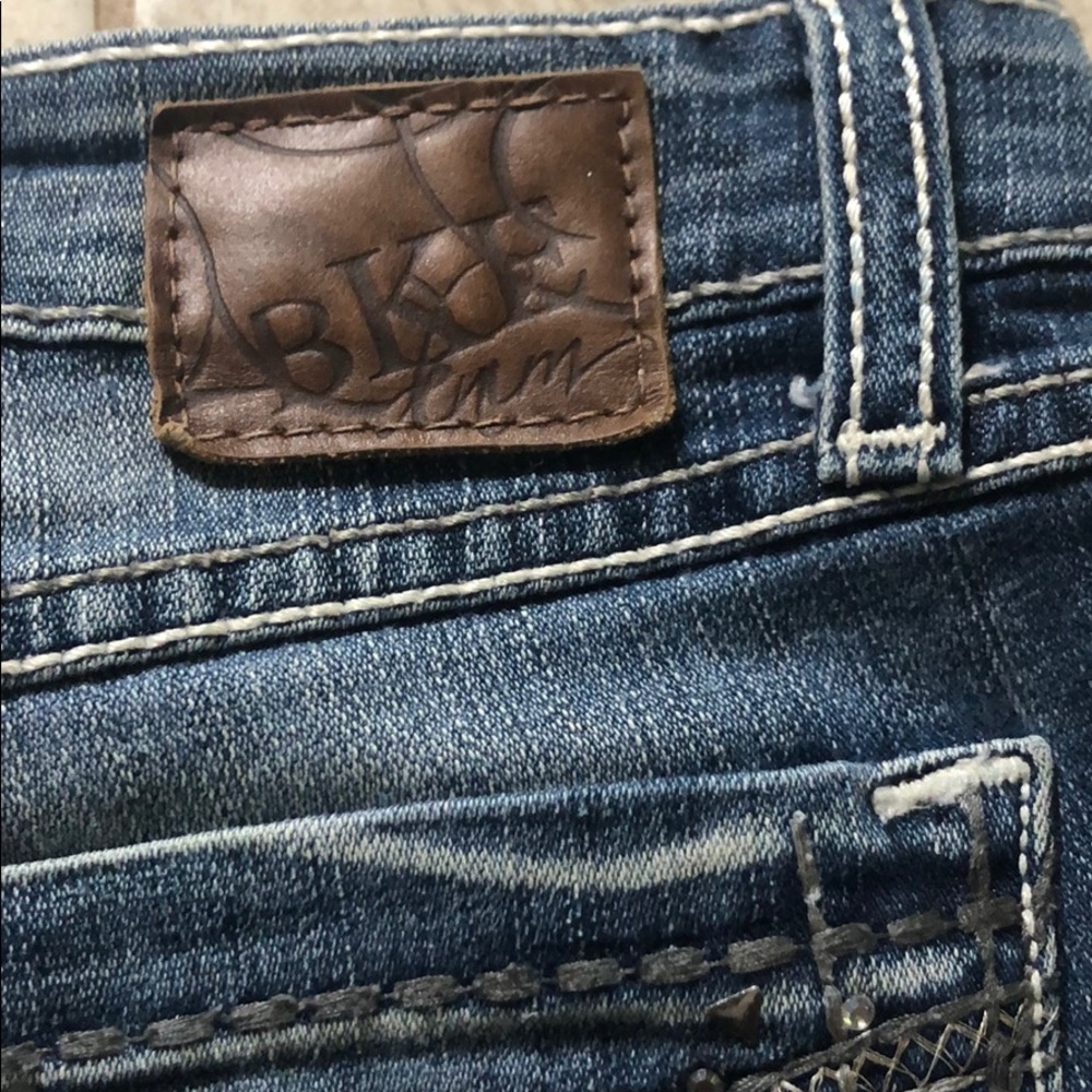 Shorts - Picture 2 of 4